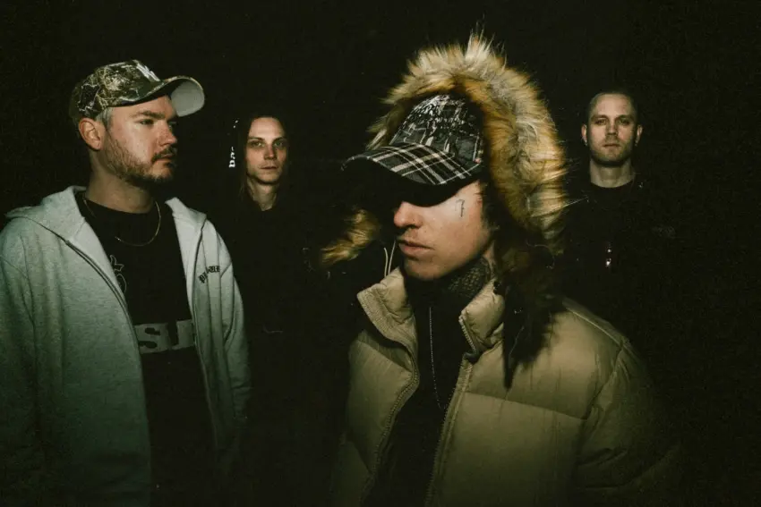 Photo von THROWN